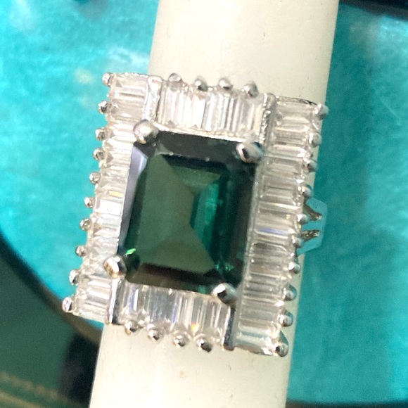 Farrah Fawcett Collection Emerald Green & Clear CZ Sterling Cocktail Ring sz 7 - Picture 3 of 11